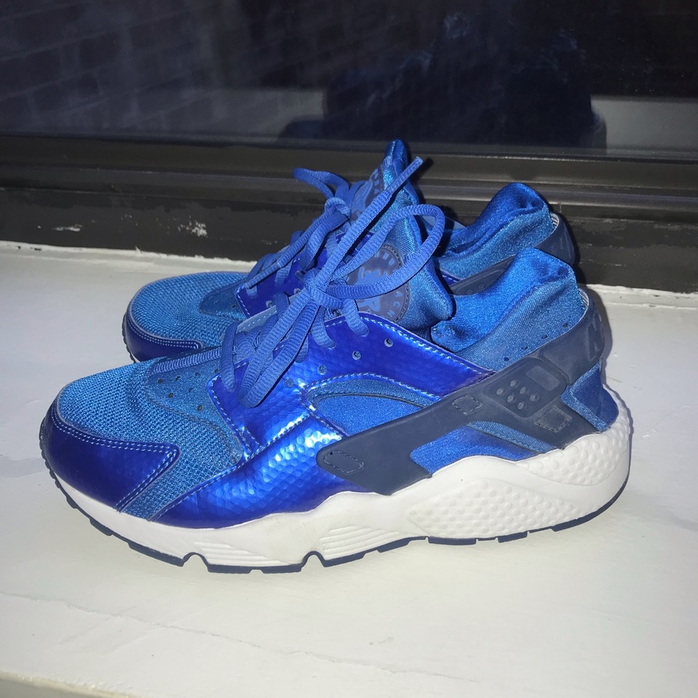 Nike Air Huaraches - Electric Blue women’s 8.5